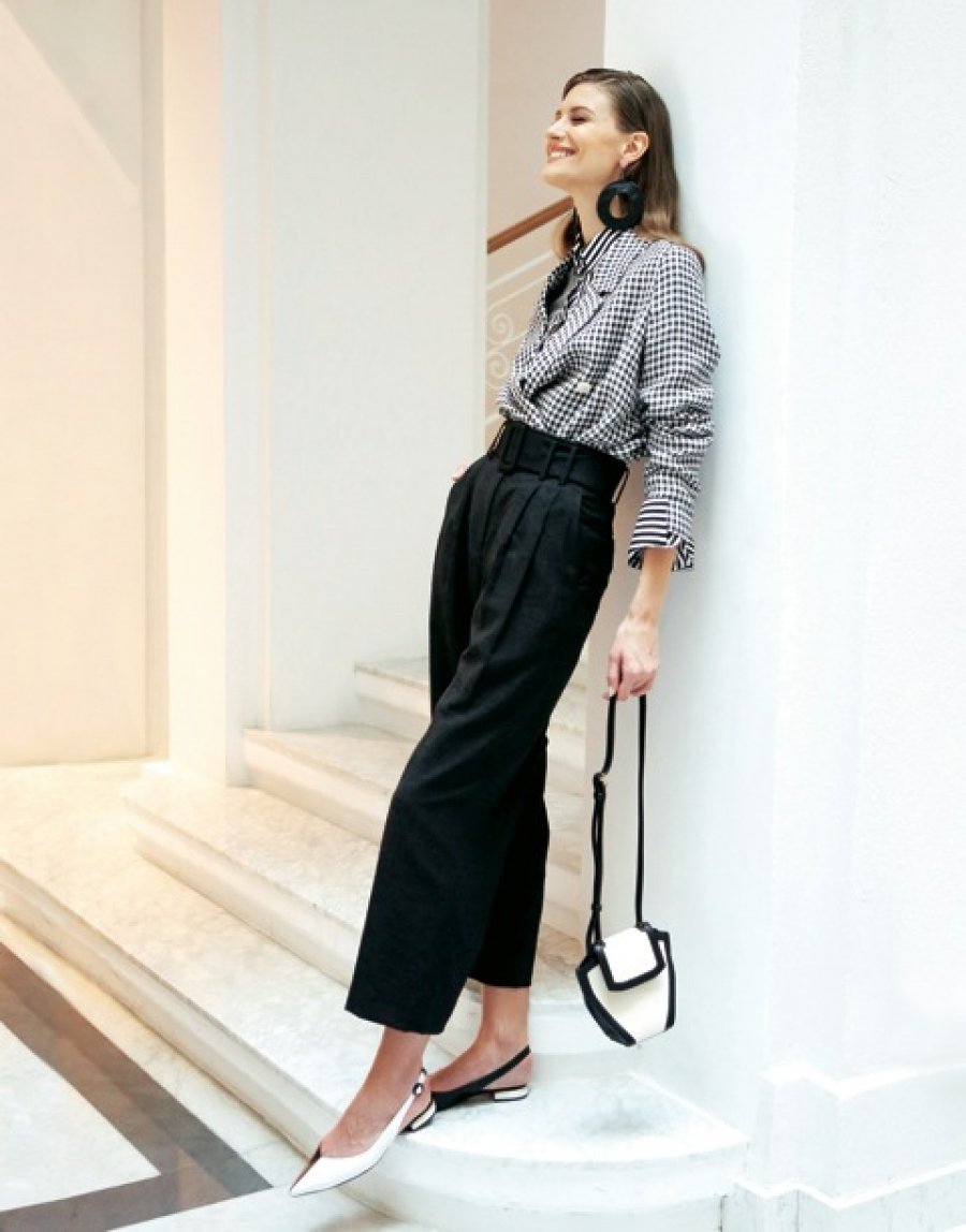 Midikennov model Alena u editorijalu magazina Avantage